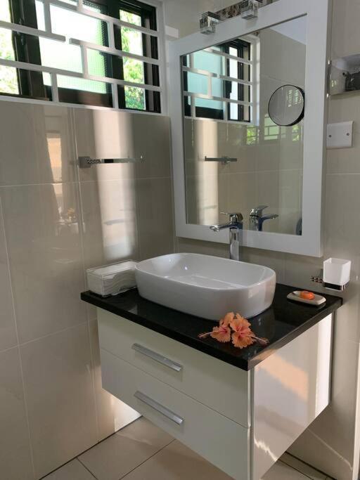 Glacis  Crystal Apartments Seychelles Seaview Ground Floor מראה חיצוני תמונה